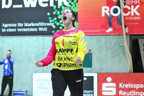 Jesse van de Polder TusSies Metzingen 1 in goal TusSies Metzingen Handball HBF EHF Cup League 17 11 2018 Photo TBaur Eibner TusSies Metzingen vs DHK Banik Most Metzingen Copyright: xEIBNER TobiasxBaurx EP_TBR