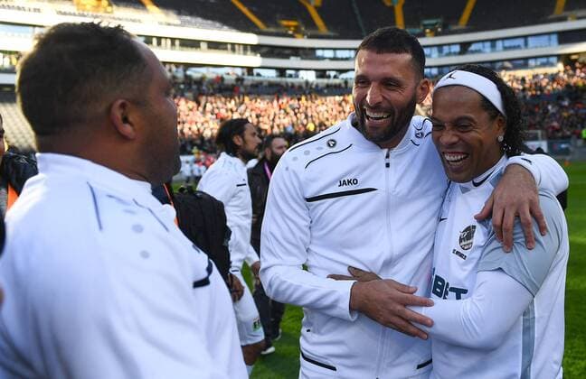 17 11 2018 xjhx Football charity game Ronaldinho friends Adler All Stars emspor v l Ailton Ronaldinho friends Kevin Kuranyi Ronaldinho friends Ronaldinho Ronaldinho friends DFL DFL REGULATIONS PROHIBIT ANY USE OF PHOTOGRAPHS as IMAGE SEQUENCES and or QUASI VIDEO Frankfurt am Main
