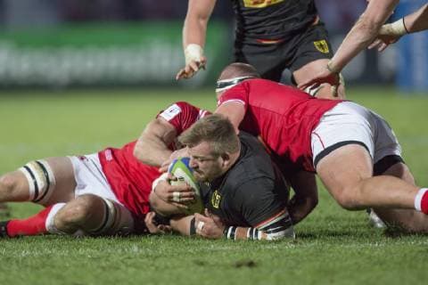 Germany Canada World Cup qualifying game qualifying game for Rugby World Cup 2019 in Japan between Germany and Canada on 17 11 2018 in Marseille Joern Schroeder Germany 17 holds the ball against two Canadian opponents Marseille Bouches du Rhone France Stade Delort