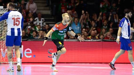 18 11 2018 xtgx Handball EHF Cup SC Magdeburg FC Porto emspor v l Matthias Musche Magdeburg 6 cheers Goal celebration celebrate the goal celebration GETEC Arena