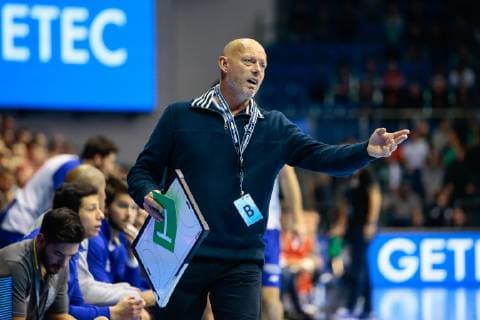18 11 2018 xtgx Handball EHF Cup SC Magdeburg FC Porto emspor v l Magnus Andersson FC Porto Trainer gives instructions gesticulate with arms gesticulate gives instructions GETEC Arena