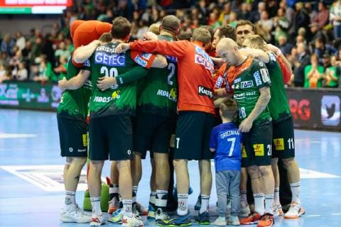 18 11 2018 xtgx Handball EHF Pokal SC Magdeburg FC Porto emspor v l Magdeburg Cheers on the victory Cheers after the end of the game GETEC Arena