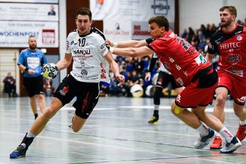 18 11 2018 xpsx Handball 3 League HSG Hanau HC Erlangen II v l Marc Strohl Hanau Sergej Gorpishin Erlangen Hanau Hessen Germany DEU
