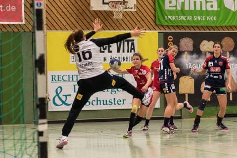 Dora Elbert SG H2Ku Herrenberg Kuties 16 h Hanne Van Rossum 1 FSV Mainz 05 09 SG H2Ku Herrenberg Kuties vs 1 FSV Mainz 05 Handball 2 Bundesliga Women HBF Season 18 19 18 11 2018 SG H2Ku Herrenberg Kuties vs 1 FSV Mainz 05 Handball 2 Bundesliga Women HBF Season 18 19 18 11 2018 Men Herrenberg Copyright: xEIBNER Wolfgang_Frankx EP_WFK