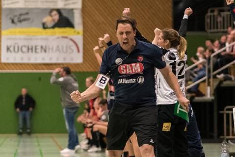 Mike Leibssle SG H2Ku Herrenberg Kuties Trainer SG H2Ku Herrenberg Kuties vs. 1 FSV Mainz 05 Handball 2 Bundesliga Women HBF Season 18 19 18 11 2018 SG H2Ku Herrenberg Kuties vs. 1 FSV Mainz 05 Handball 2 Bundesliga Women HBF Season 18 19 18 11 2018 Herrenberg Kuties vs. 1 FSV Mainz 05 Handball 2 Bundesliga Women HBF Season 18 19 18 11 2018 Copyright: xEIBNER Wolfgang_Frankx EP_WFK