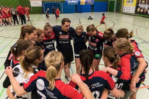 Teamkreis Herrenberg disappointed after the defeat SG H2Ku Herrenberg Kuties vs. 1 FSV Mainz 05 Handball 2 Bundesliga Women HBF Season 18 19 18 11 2018 SG H2Ku Herrenberg Kuties vs. 1 FSV Mainz 05 Handball 2 Bundesliga Women HBF Season 18 19 18 18 11 2018 Herrenberg Copyright: xEIBNER Wolfgang_Frankx EP_WFK