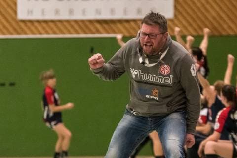 Thomas Zeitz 1 FSV Mainz 05 Chief Coach SG H2Ku Herrenberg Kuties vs 1 FSV Mainz 05 Handball 2 Bundesliga Women HBF Season 18 19 18 11 2018 SG H2Ku Herrenberg Kuties vs 1 FSV Mainz 05 Handball 2 Bundesliga Women HBF Season 18 19 18 18 11 2018 Mens Handball Copyright: xEIBNER Wolfgang_Frankx EP_WFK
