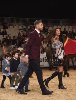 El caballo del futbolista Sergio Ramos del Real Madrid, se ha proclamado Campeón del Mundo 2018 en el Salón Internacional del Caballo (SICAB) que se está celebrando estos días en Sevilla. Sergio Ramos acompanado por su mujer Pilar Rubio y de sus hijos The horse of Sergio Ramos has been awarded as the champion of the world 2018 at SICAB celebrated in Sevilla. The wife Pilar Rubio and the children was together with Sergio in this event  xx xx