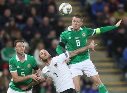 SOCCER - UEFA NL, NIR vs AUT BELFAST,NORTHERN IRELAND,18.NOV.18 - SOCCER - UEFA Nations League, OEFB international match Länderspiel Northern Ireland vs Austria. Image shows Trevor Carson (NIR), Jonny Evans (NIR), Marko Arnautovic (AUT) and Steven Davis (NIR). GEPAxpictures xChristianxOrt