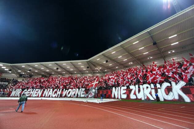 GER Regionalliga Nordost FC Rot Weiss Erfurt vs SV Babelsberg 03 09 11 2018 Erfurt Steigerwaldstadion Arena Erfurt GER Regionalliga Nordost Saison 2018 2019 16 Matchday FC Rot Weiss Erfurt vs SV Babelsberg 03 in picture Choreography of the Erfurt fans