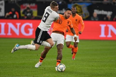 GER Nations League Germany GER vs Netherlands NED 19 11 2018 Veltins Arena Gelsenkirchen GER Nations League Germany GER vs Netherlands NED DFB regulations prohibit any use of photographs as image sequences and or quasi video in picture shows Timo Werner Germany GER 9 Memphis Depay Netherlands NED 10 nordphotox xMeuter nph00351