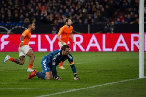Football UEFA Nations League Germany Netherlands on 19 11 2018 in the Veltins Arena in Gelsenkirchen Tor zum 2 1 by Quincy Promes Netherlands DFB regulations prohibit any use of photographs as image sequences and or quasi video xMNx