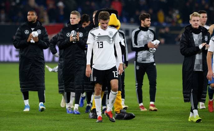 Football Men Germany National Team Nations League Veltins Arena Gelsenkirchen Germany white Netherlands orange 2 2 Unsatisfied departure Thomas Müller GER Disappointment Frustration Action DFB REGULATIONS PROHIBIT ANY USE OF PHOTOGRAPHS AS IMAGE SEQUENCES AND OR QUASI VIDEO