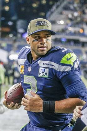SEATTLE, WA - NOVEMBER 15: Seattle Seahawks Quarterback Russell Wilson (3) during the week 11 Thursday night NFL American Football Herren USA football game between the Seattle Seahawks and the Green Bay Packers on November 15, 2018 at CenturyLink Field in Seattle, WA. (Photo by Lawrence Iles Icon Sportswire) NFL: NOV 15 Packers at Seahawks Icon181115097 EDITORIAL USE ONLY