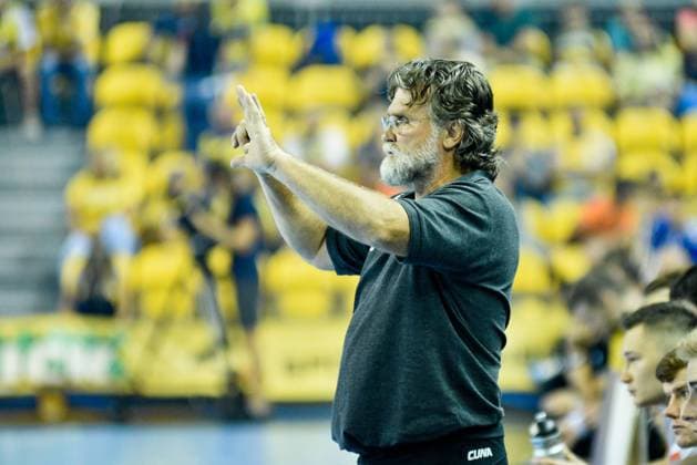 Kielce, 07.09.2018 PILKA RECZNA PGNiG SUPERLIGA MECZ PGE Vive Kielce - Gornik Zabrze HANDBALL SUPERLIGA GAME PGE Vive Kielce - Gornik Zabrze NZ rastislav trtik trener head coach, FOT. RADOSLAW PIASECKI 400mm NEWSPIX.PL --- Newspix.pl  180907PIA005