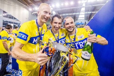 2018.06.03 KIELCE PILKA RECZNA PGNiG SUPERLIGA MEZCZYZN MECZ FINAL PGE VIVE KIELCE - ORLEN WISLA PLOCK NZ KAROL BIELECKI SLAWOMIR SZMAL RADOSC FETA MISTRZOSTWO FOT JAKUB GRUCA FOKUSMEDIA.COM.PL NEWSPIX.PL POLISH MAN LEAGUE HANDBALL GAME --- Newspix.pl  GJ030618_101