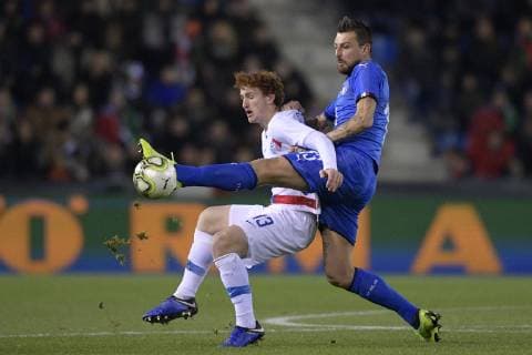 US Joshua Sargent and Italian Francesco Acerbi fight for the ball during a friendly soccer game between Italy and USA in Genk, Tuesday 20 November 2018. YORICKxJANSENS  x05473654x