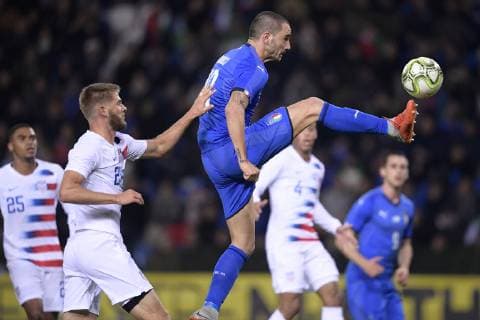 US Walker Zimmerman and Italian Leonardo Bonucci fight for the ball during a friendly soccer game between Italy and USA in Genk, Tuesday 20 November 2018. YORICKxJANSENS  x05473656x