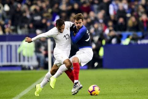 Antoine Griezmann (France) vs Mathias Suarez (Uruguay) FOOTBALL : France vs Uruguay - Match Amical - St Denis - 20 11 2018 JBAutissier Panoramic 