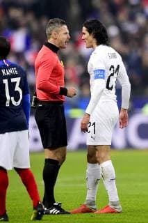 Edinson Cavani (Uruguay) Damir Skomina (Slo) FOOTBALL : France vs Uruguay - Match Amical - St Denis - 20 11 2018 JBAutissier Panoramic 