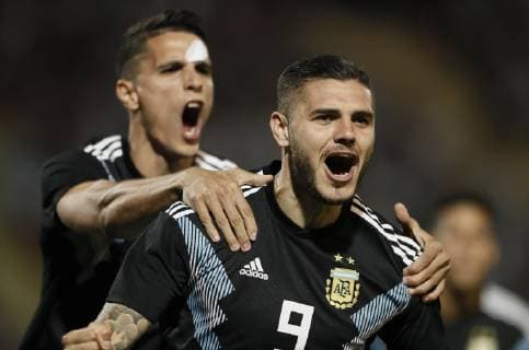 Futbol, Argentina vs Mexico Partido amistoso 2018 El jugador de la seleccion argentina Mauro Icardi, centro, celebra su gol contra Mexico durante el partido amistoso disputado en el estadio Malvinas Argentinas de Mendoza, Argentina. 20 11 2018 Javier Garcia Martino Photogamma Photosport Football, Argentina vs Mexico Friendly match 2018 Argentina s player Mauro Icardi, center, celebrates after scoring against Mexico during the friendly match held at the Malvinas Argentinas stadium in Mendoza, Argentina. 20 11 2018 Javier Garcia Martino Photogamma Photosport Argentina vs Mexico, partido amistoso 2018 