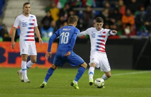 November 20, 2018 - Genk, Belgium - Genk, Belgium - Tuesday November 20, 2018: The men s national teams of the United States (USA) and Italy (ITA) play in an International Friendly Länderspiel game at Luminus Arena. Christian Pulisic, Nicolò Barella - ZUMAt139 20181120_zaa_t139_024 Copyright: xJohnxDortonx