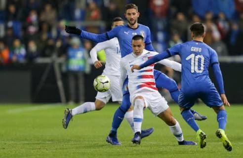 November 20, 2018 - Genk, Belgium - Genk, Belgium - Tuesday November 20, 2018: The men s national teams of the United States (USA) and Italy (ITA) play in an International Friendly Länderspiel game at Luminus Arena. Bobby Wood - ZUMAt139 20181120_zaa_t139_132 Copyright: xJohnxDortonx
