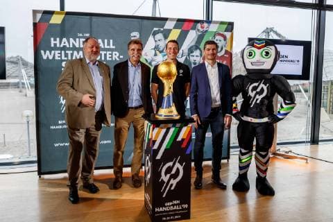 Munich Germany 21 11 2018 Press conference 50 days until the Handball World Championship 2019 Andreas Michelmann President German Handball Federation Heiner Brand Dominik Klein Henning Fritz Mascot Stan DeFodi507