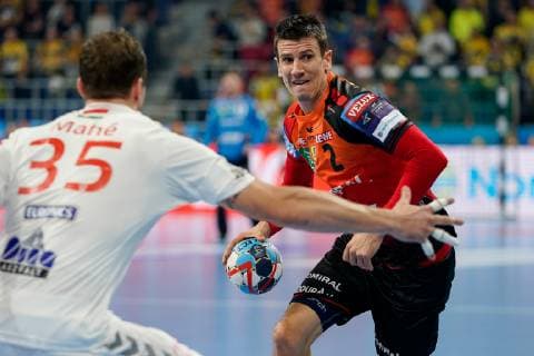 v li Kentin Mahe KC Veszprem 35 Andre Schmid Andy Schmid RNL 2 action action game scene handball champions league Rhine Neckar lions Telekom Veszprem HC xozx