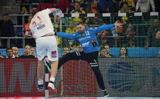 EHF Handball Champions League Group Phase 9 Matchday Rhein Neckar Löwen Telekom Veszprem HC on 21 11 2018 at the SAP Arena in Mannheim Baden Württemberg xmdx 1 1 Compensation for Telekom Veszprem by Blaz Blagotinsek 31 Telekom Veszprem vs. Andreas Palicka 12 Tor Rhein Neckar Loewen torjubel Rhein Neckar Löwen Telekom Veszprem HC