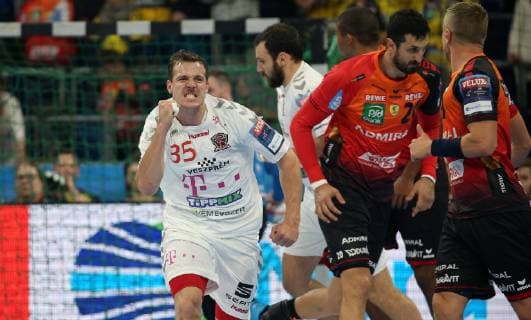 EHF Handball Champions League Group Phase 9 Matchday Rhein Neckar Löwen Telekom Veszprem HC on 21 11 2018 in the SAP Arena in Mannheim Baden Württemberg xmdx 4 3 for Telekom Veszprem by Kentin Mahe 35 Telekom Veszprem torjubel Rhein Neckar Löwen Telekom Veszprem HC