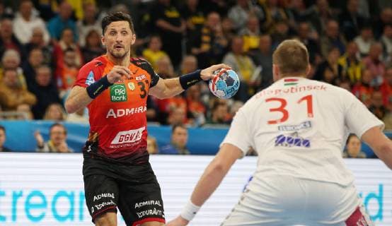 EHF Handball Champions League Group Phase 9 Matchday Rhein Neckar Löwen Telekom Veszprem HC on 21 11 2018 in the SAP Arena in Mannheim Baden Württemberg xmdx Alexander Petersson 32 Rhein Neckar Loewen Rhein Neckar Löwen Telekom Veszprem HC