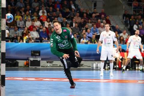 Roland Mikler Telekom Veszprem HC watching a ball Rhein Neckar Loewen vs Telekom Veszprem HC EHF Champions League 21 11 2018 Photo Eibner Rhein Neckar Loewen vs Telekom Veszprem HC EHF Champions League 21 11 2018 Mannheim Copyright: xEIBNER Alexander_Neisx EP_ANS
