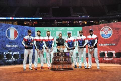 Finale Coupe Davis 2018 - Tirage au sort - Equipe de France et artiste TENNIS : Finale Coupe Davis - Lille - 22 11 2018 chryslenecaillaud panoramic 
