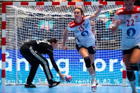 181122 Kari Brattset of Norway celebrates during the M¿belringen Cup match between Norway and Hungary on November 22, 2018 in Fornebu. Photo: Jon Olav Nesvold BILDBYRN kod JE 160364  Copyright: JONxOLAVxNESVOLD BB181122JE007