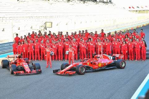 23 11 2018 xekx Formula 1 FIA Abu Dhabi Grand Prix 2018 Training emspor v l Ferrari Group photo middle Kimi Raikkonen FIN 7 Scuderia Ferrari and Sebastian Vettel GER 5 Scuderia Ferrari DFL DFB REGULATIONS PROHIBIT ANY USE OF PHOTOGRAPHS as IMAGE SEQUENCES and or QUASI VIDEO Abu Dhabi eel-fotografie Eberhard Krieger