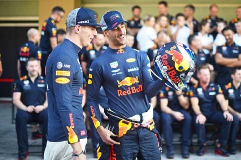 23 11 2018 xekx Formula 1 FIA Grand Prix Abu Dhabi 2018 Training emspor v l Last race for Red Bull Racing Daniel Ricciardo AUS 3 Aston Martin Red Bull Racing Max Verstappen NED 33 DFL DFB REGULATIONS PROHIBIT ANY USE OF PHOTOGRAPHS as IMAGE SEQUENCES and or QUASI VIDEO Abu Dhabi eel-fotografie Eberhard Krieger