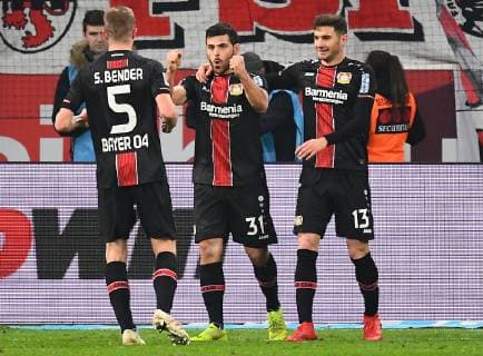 23.11.2018, xjhx, Fussball 1.Bundesliga, Bayer 04 Leverkusen - VfB Stuttgart emspor, v.l. Sven Bender (Bayer Leverkusen), Kevin Volland (Bayer Leverkusen), Lucas Alario (Bayer Leverkusen) celebrate the goal, Der Torjubel zum 2:0 (DFL DFB REGULATIONS PROHIBIT ANY USE OF PHOTOGRAPHS as IMAGE SEQUENCES and or QUASI-VIDEO) Leverkusen *** 23 11 2018 xjhx Soccer 1 Bundesliga Bayer 04 Leverkusen VfB Stuttgart emspor v l Sven Bender Bayer Leverkusen Kevin Volland Bayer Leverkusen Lucas Alario Bayer Leverkusen celebrate the goal The goal celebration for the 2 0 DFL DFB REGULATIONS PROHIBIT ANY USE OF PHOTOGRAPHS as IMAGE SEQUENCES and or QUASI VIDEO Leverkusen