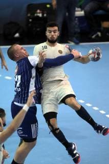 Handball, Champions League, SC Szeged - Paris Saint Germain 24.11.2018 Szeged(Hungary) MOL-Pick Szeged-PSG Paris Saint-Germain HB Velux EHF Champions League men s handball Nedim Remili(R)PSG Paris Saint-Germain HB, Matej Gaber(L)MOL Pick Szeged : 
