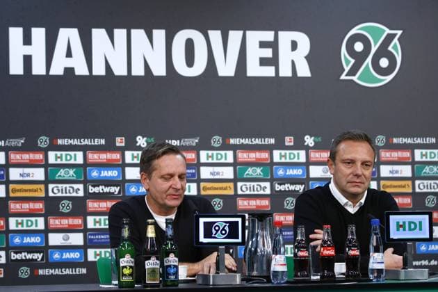 23 11 2018 HDI Arena Hannover Press conference before the away match of Hannover 96 at Borussia Moenchengladbach with Horst Heldt and Andre Breitenreiter Horst Heldt Manager Hannover and Andre Breitenreiter Trainer Hannover Press conference Hannover 96