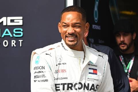25 11 2018 xekx Formula 1 FIA Grand Prix of Abu Dhabi 2018 Race emspor Will Smith US American actor guest at Mercedes In Mercedes Racing Suit DFL DFB REGULATIONS PROHIBIT ANY USE OF PHOTOGRAPHS as IMAGE SEQUENCES and or QUASI VIDEO Abu Dhabi eel-fotografie Eberhard Krieger