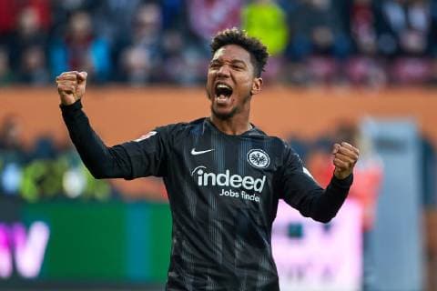Augsburg, Germany 24.11.2018, 1. Bundesliga, 12. Spieltag, FC Augsburg - Eintracht Frankfurt, jubelt, Torjubel zum 1:0 durch Jonathan de Guzman (SGE) ( DeFodi501 *** Augsburg Germany 24 11 2018 1 Bundesliga 12 Matchday FC Augsburg Eintracht Frankfurt cheers goal celebration to 1 0 by Jonathan de Guzman SGE DeFodi501