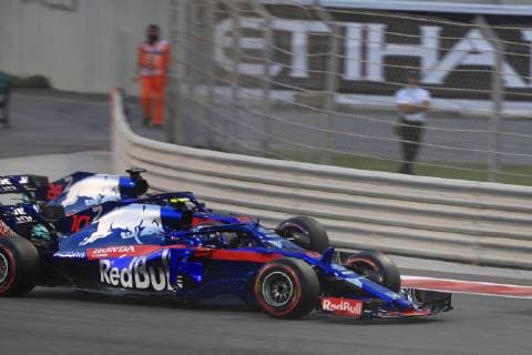 25th November 2018, Yas Marina, Abu Dhabi, United Arab Emirates; Etihad Airways Formula 1 Grand Prix of Abu Dhabi, race day; Scuderia Toro Rosso, Brendon Hartley and team mate Pierre Gasly  ActionPlus12082947 LeannexBoon