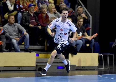 25 11 2018 xlakx EHF Cup 3 Round Fuechse Berlin Aalborg Handbold emspor v l Jubilation Mark Strandgaard Aalborg Handbold 19 Berlin