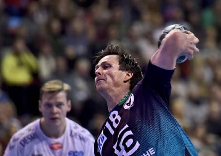 25 11 2018 xlakx EHF Cup 3 Round Fuechse Berlin Aalborg Handbold emspor v l Hans Lindberg Fuechse Berlin 18 Berlin