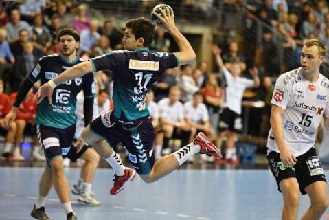 Tim Matthes foxes right throw Holst Andreas Jensen Alborg foxes Berlin DEN Aalborg Handbold EHF Cup 2013 2014 men men men Handball Germany Germany Max Schmeling Halle Berlin 25 11 2018
