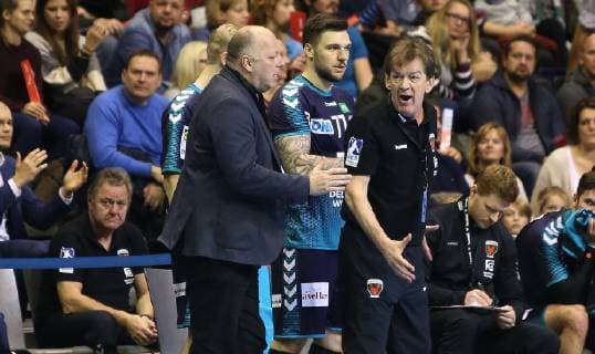 25 11 2018 Handball EHF Cup 3 Round 6 Matchday Fuechse Berlin Aalborg Handbold Picture Coach Velimir Petkovic Fuechse Berlin Handball EHF Cup 3 Round 6 Matchday Fuechse Berlin Aalborg Handbold