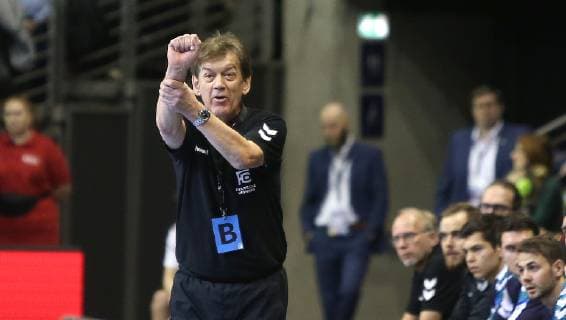 25 11 2018 Handball EHF Cup 3 Round 6 Matchday Fuechse Berlin Aalborg Handbold Picture Coach Velimir Petkovic Fuechse Berlin Handball EHF Cup 3 Round 6 Matchday Fuechse Berlin Aalborg Handbold