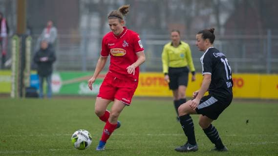 v li Carolin Schraa 1 FC Köln 7 and Charoula Dimitriou BV Cloppenburg 15 in duel duel action action game scene THE DFB RICHTLINIEN UNDERSAGEN ANY USE OF PHOTOS AS SEQUENCE PICTURES AND OR VIDEOA HNLICHE PHOTOSTRECKEN DFB REGULATIONS PROHIBIT ANY USE OF PHOTOGRAPHS AS IMAGE SEQUENCES AND OR QUASI VIDEO Football 2 Women Bundesliga BV Cloppenburg 1 FC Köln xobx