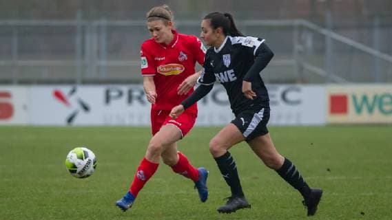v li Carolin Schraa 1 FC Köln 7 and Athanasia Maraitou BV Cloppenburg 19 in duel duel action action game scene THE DFB RICHTLINIEN UNDERSAGEN ANY USE OF PHOTOS AS SEQUENCE PICTURES AND OR VIDEOA HNLICHE PHOTOSTRECKEN DFB REGULATIONS PROHIBIT ANY USE OF PHOTOGRAPHS AS IMAGE SEQUENCES AND OR QUASI VIDEO Football 2 Women Bundesliga BV Cloppenburg 1 FC Köln xobx